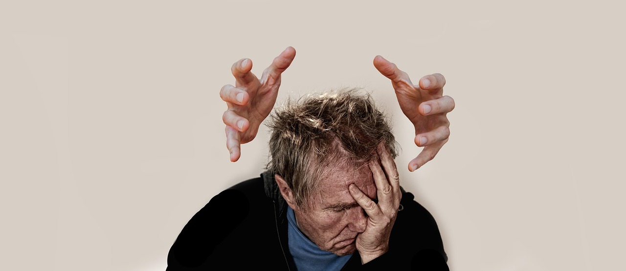 Wenn nicht ausreichend psychische Hilfe verfügbar ist: Mann mit drohendem Burnout
